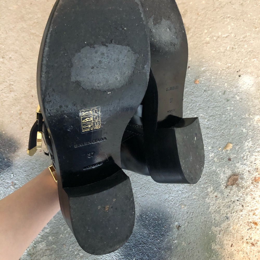 Balenciaga authentic cut out boots, size 7 - Picture 5 of 16